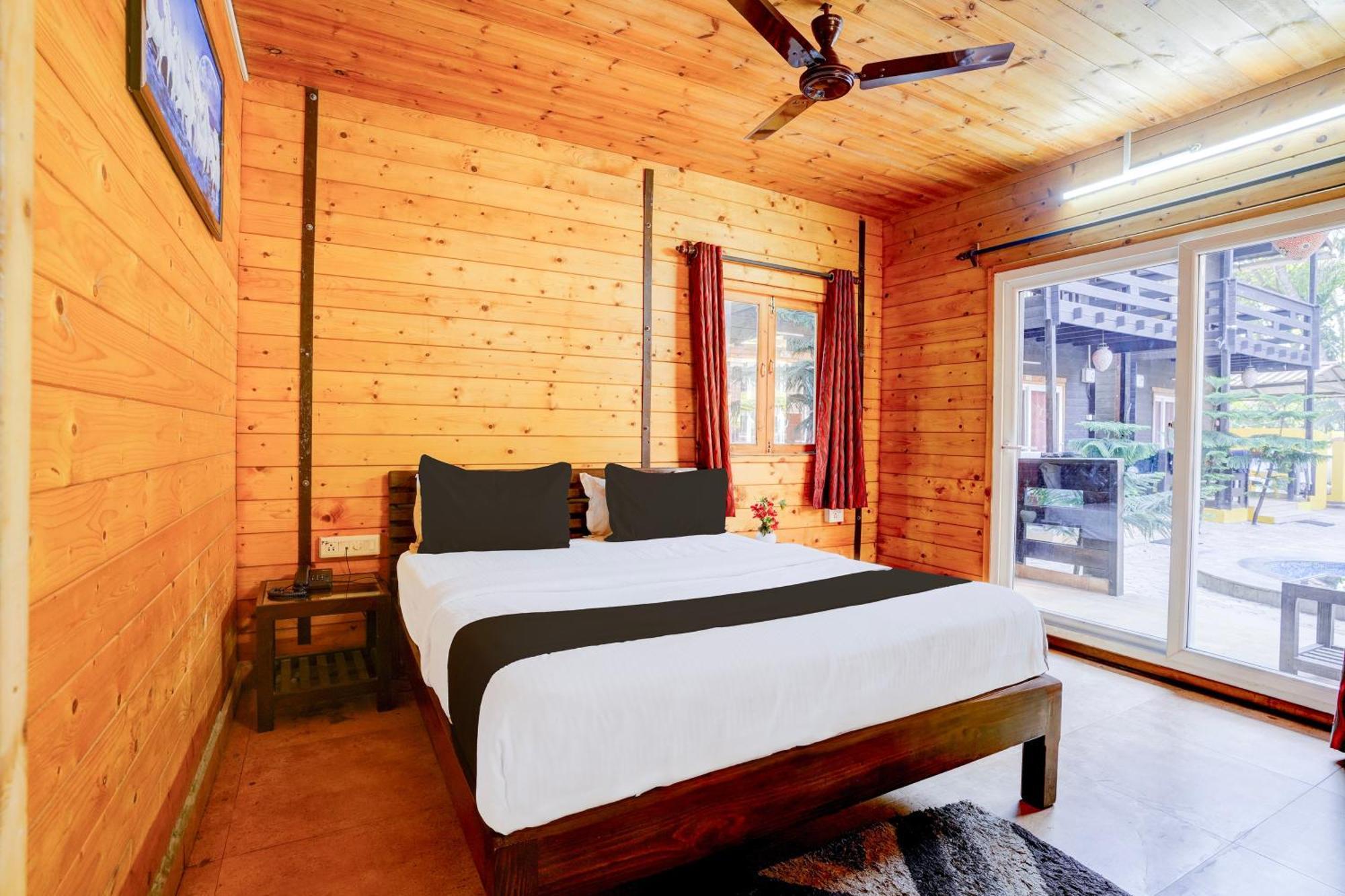 Hotel Super Townhouse Morjim Zewnętrze zdjęcie