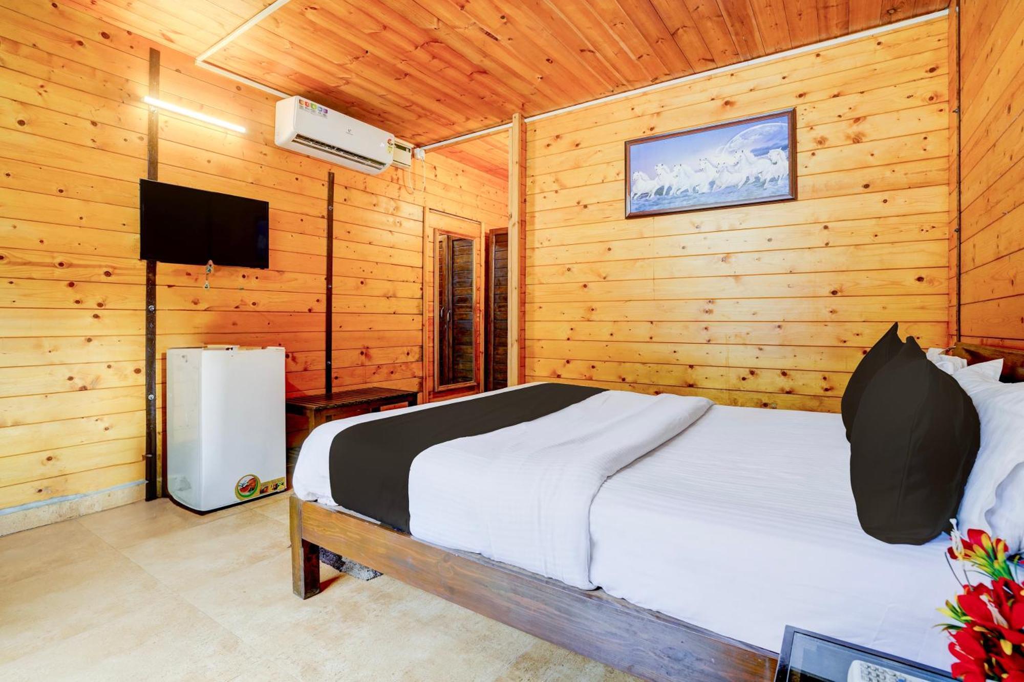 Hotel Super Townhouse Morjim Zewnętrze zdjęcie