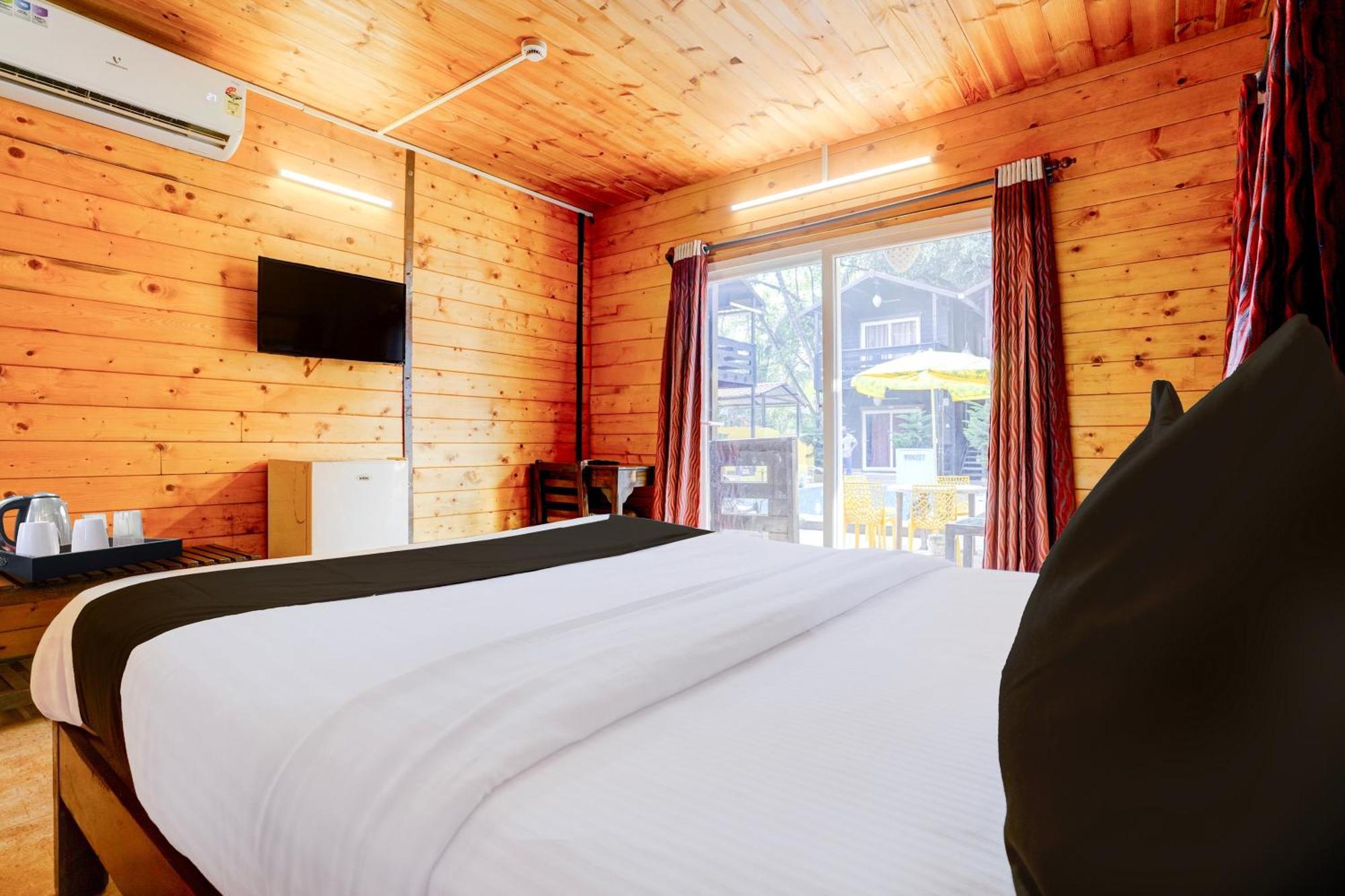 Hotel Super Townhouse Morjim Zewnętrze zdjęcie